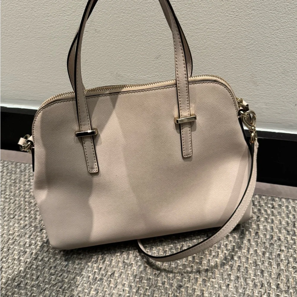 Kate Spade - Cedar Street Maise Satchel Gray Tote Bag with Structured Design - Picture 13 of 14